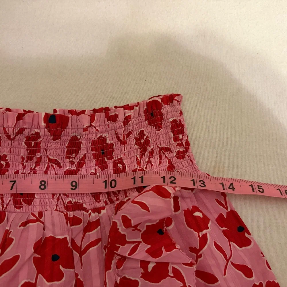 NWT Vineyard Vines Girls Floral Pink and Red Rock Rose Smoked Skirt Size L‎